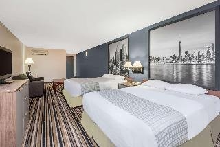 Super 8 by Wyndham Downtown Toronto, Toronto, photo 3