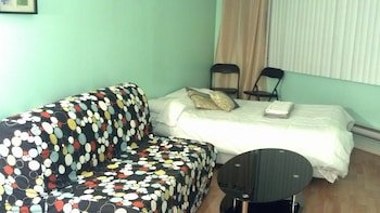 Alisa Guest Home - Suites, Toronto, thumbnail 3