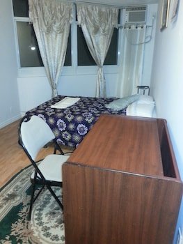 Alisa Guest Home - Suites, Toronto, thumbnail 4