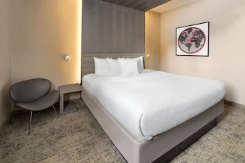 Ramada by Wyndham Bronx, New York, thumbnail 9