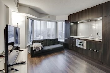 Amazing Royal Suites Yorkville, Toronto, thumbnail 1