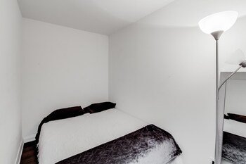Amazing Royal Suites Yorkville, Toronto, thumbnail 10
