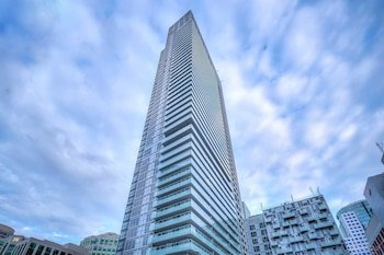 RS Suites CN Tower & MTCC, Toronto, thumbnail 1